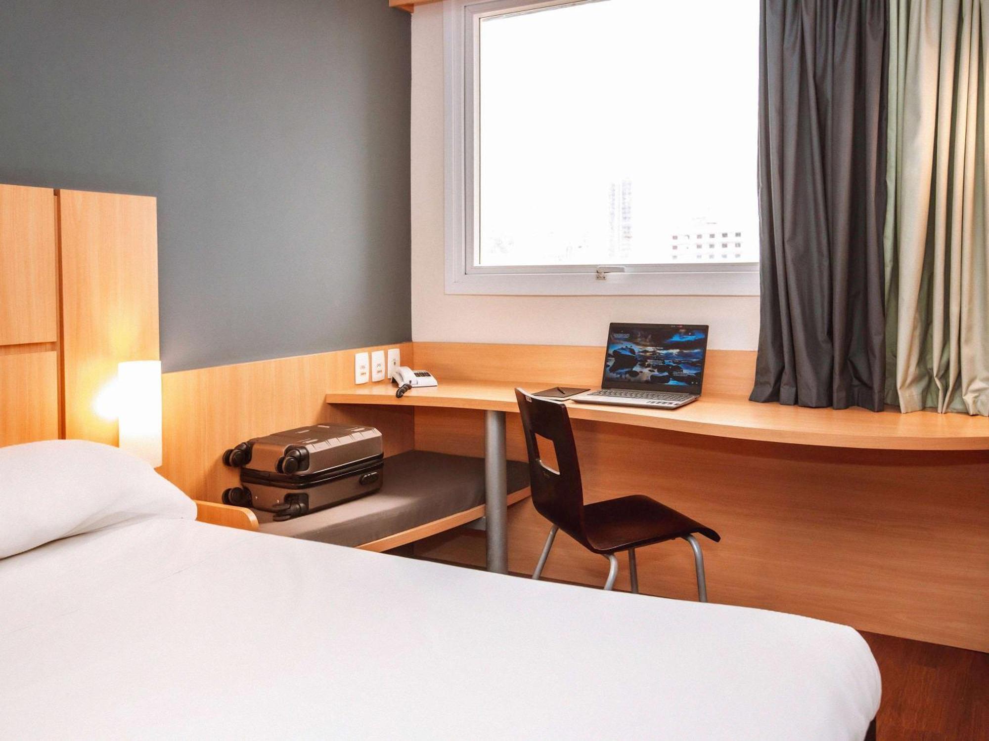 Готель Ibis Belo Horizonte Savassi Екстер'єр фото