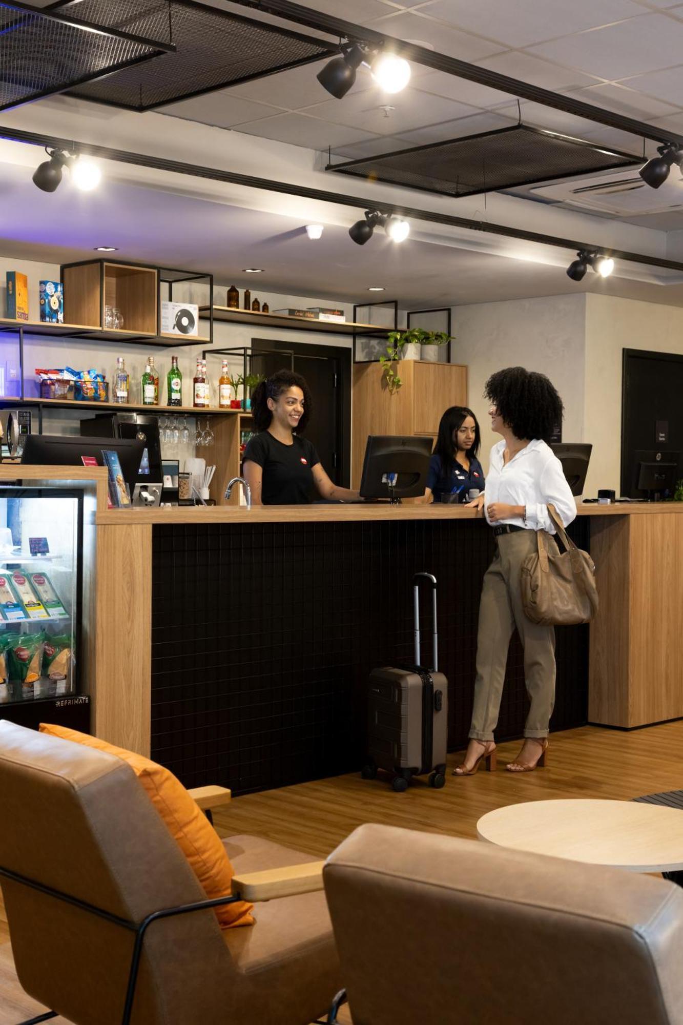 Готель Ibis Belo Horizonte Savassi Екстер'єр фото