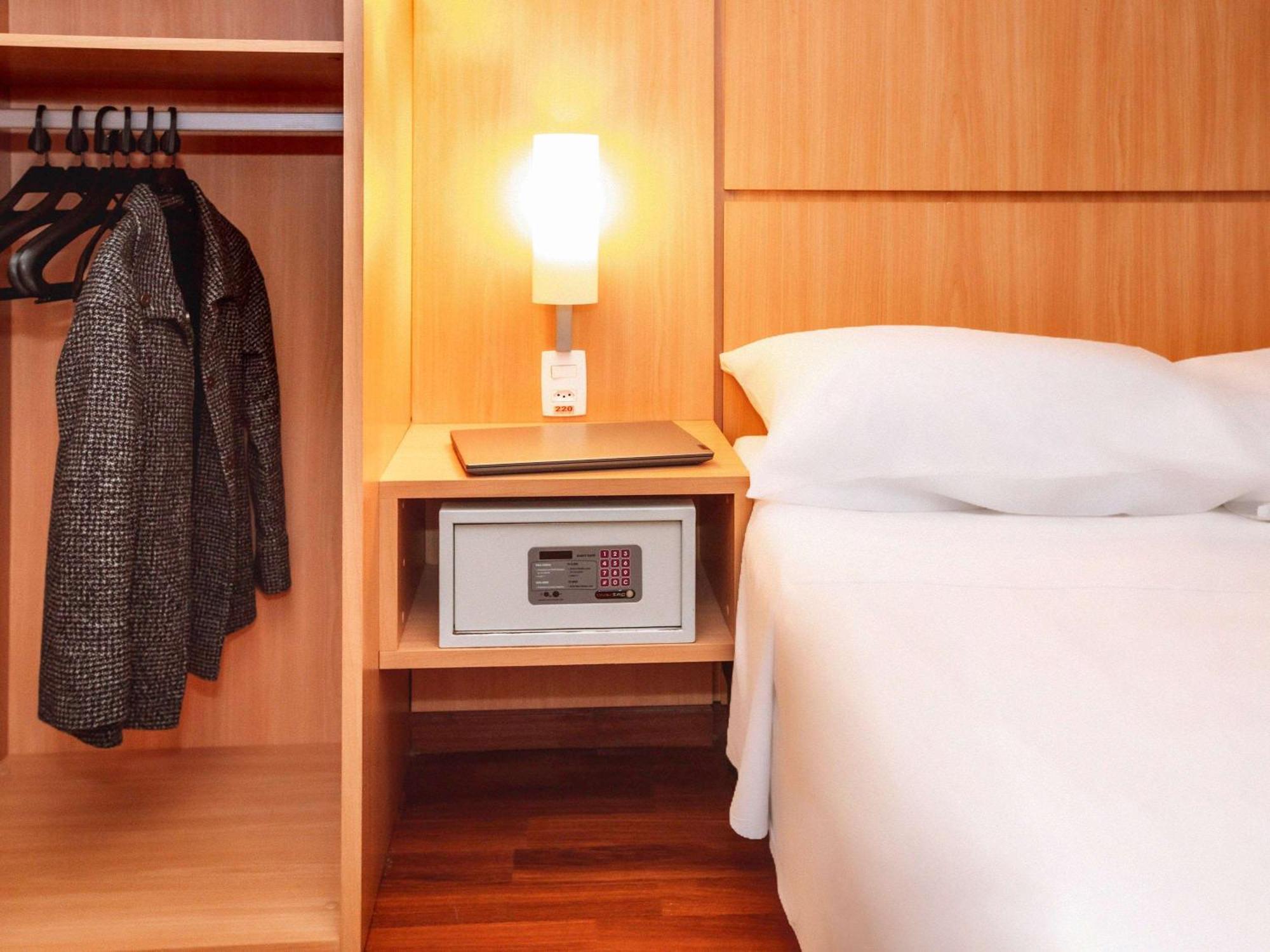 Готель Ibis Belo Horizonte Savassi Екстер'єр фото