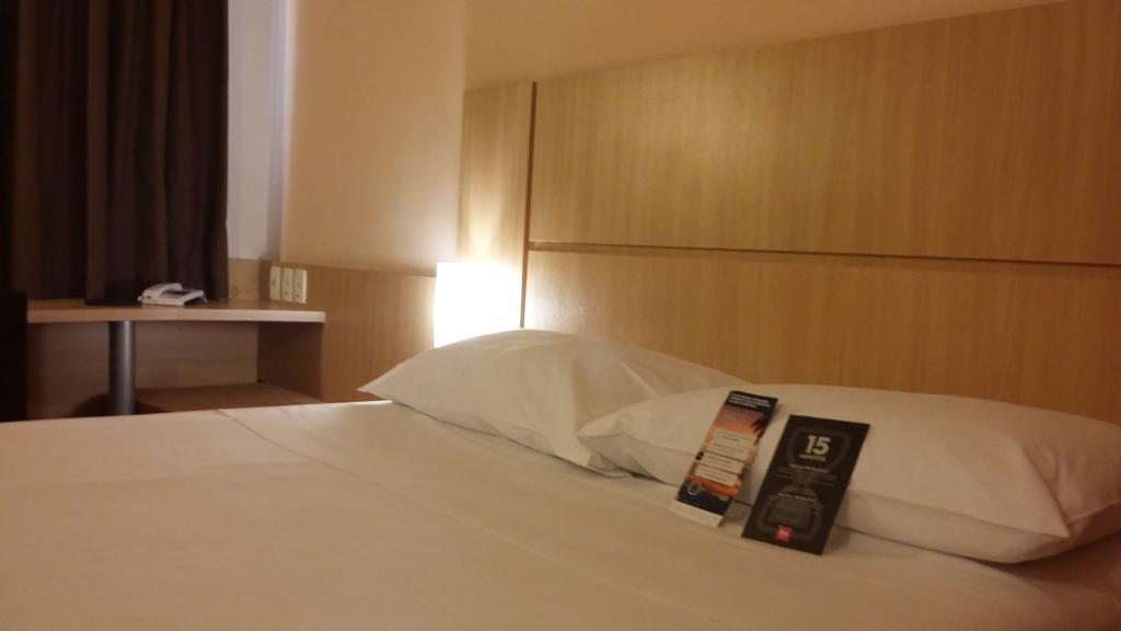 Готель Ibis Belo Horizonte Savassi Екстер'єр фото